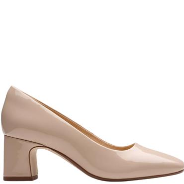 CLARKS WOMENS LOW HEEL COURT SHOE - SAND PATENT